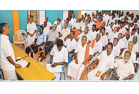 கரும்பு விவசாயிகளுக்கு ரூ.1,400 கோடி நிலுவைத்தொகையை அரசு உடனே வழங்க வேண்டும்