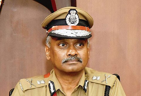 ஜெயலலிதா நினைவிடத்தில் ஆயுதப்படை காவலர் தற்கொலை; போலீஸ் கமிஷனர் நேரில் ஆய்வு