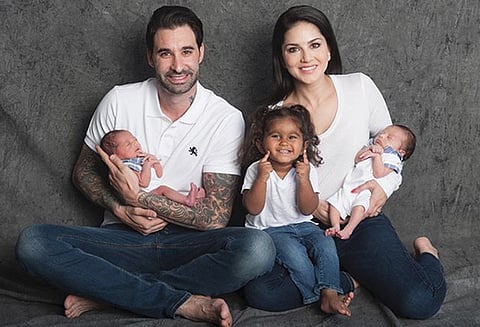 நடிகை சன்னி லியோன் தம்பதிக்கு வாடகை தாய் மூலம் இரட்டை ஆண் குழந்தைகள்