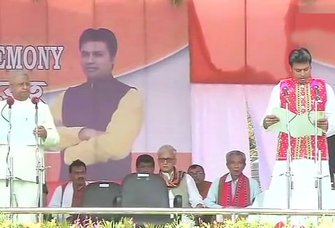 திரிபுரா மாநில முதல் மந்திரியாக பிப்லாப் தேப் பதவி ஏற்றுக்கொண்டார்