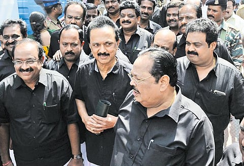 ஓட்டை பானையில் சமையல் செய்யும் முயற்சி பட்ஜெட் குறித்து மு.க.ஸ்டாலின் கருத்து