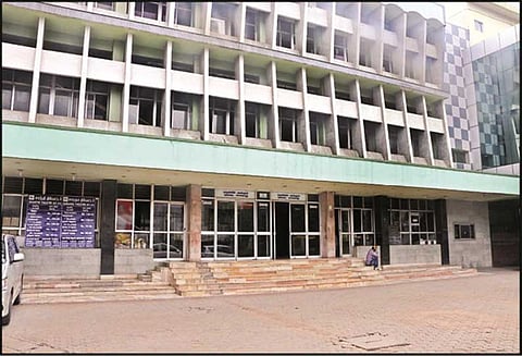 பல்வேறு கோரிக்கைகளை வலியுறுத்தி 170 தியேட்டர்களை மூடி உரிமையாளர்கள் போராட்டம்