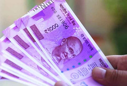 2 ஆயிரம் ரூபாய் நோட்டு புழக்கத்தை நிறுத்தும் திட்டம் இல்லை : மத்திய அரசு உறுதி