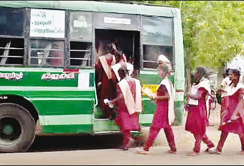 திருமலைராஜபுரத்தில் தேர்வு மையம் அமைக்க பெற்றோர்கள் கோரிக்கை