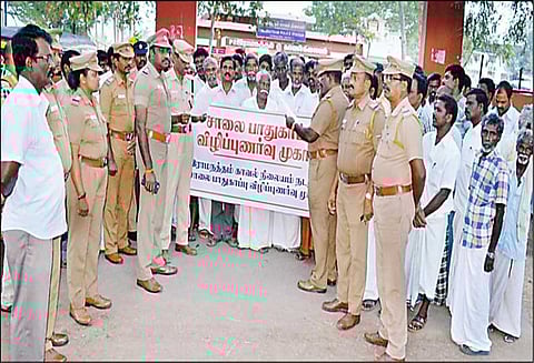 ராமநத்தத்தில் சாலை பாதுகாப்பு விழிப்புணர்வு ஊர்வலம்