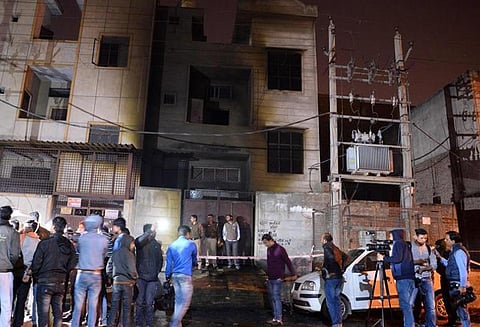 17 பேர் பலியான டெல்லி தீ விபத்து; 7 பேர் மீது 800 பக்க குற்றச்சாட்டு அறிக்கை பதிவு