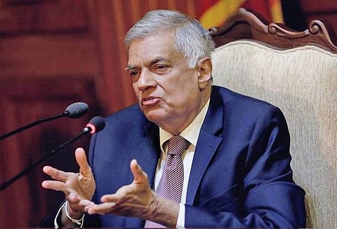 இலங்கை பிரதமர் ரனில் விக்ரமசிங்கேவுக்கு எதிராக அந்நாட்டு பாராளுமன்றத்தில் நம்பிக்கையில்லா தீர்மானம்