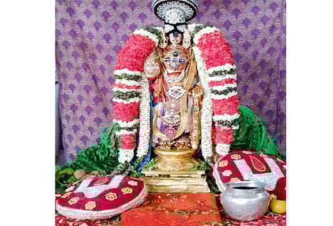 பங்குனி தேர் திருவிழாவையொட்டி ஸ்ரீரங்கம் ரெங்கநாதர், ஜீயபுரம் ஆஸ்தான மண்டபத்தில் எழுந்தருளினார்