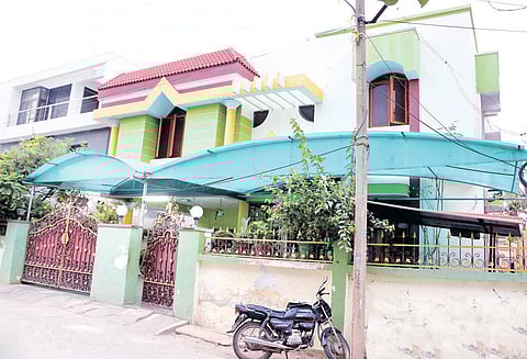 போக்குவரத்துத்துறை கூடுதல் ஆணையர் வீட்டில் திருச்சி லஞ்ச ஒழிப்பு போலீசார் அதிரடி சோதனை