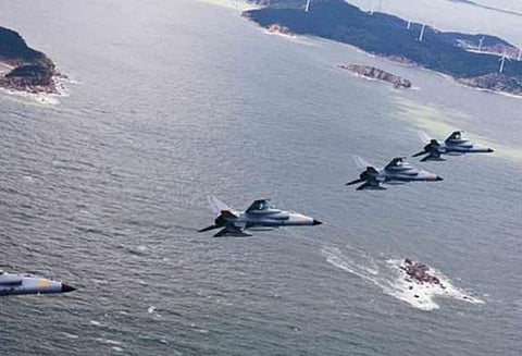 சர்ச்சைக்குரிய தென்சீனக்கடல் பகுதியில் சீன விமானப்படை போர் பயிற்சி