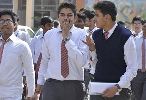 மறு தேர்வுக்கான தேதியை திங்கள் அல்லது செவ்வாய்க்கிழமை சிபிஎஸ்இ வெளியிட வாய்ப்பு