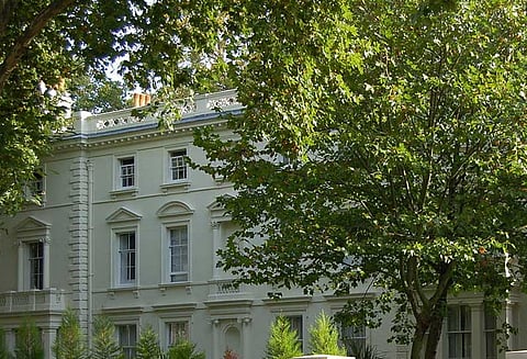 50 -க்கும் மேற்பட்ட தூதர அதிகாரிகளை இங்கிலாந்து திரும்ப பெற வேண்டும்: ரஷ்யா வலியுறுத்தல்