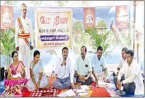 கூத்தனூரில் கிராம சபை கூட்டம் கலெக்டர் நிர்மல்ராஜ் தலைமையில் நடந்தது