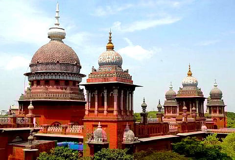 எஸ்.வி.சேகர் வழக்கில் போலீஸ் பாரபட்சம் காட்டுகிறதா? ஐகோர்ட்டு கேள்வி