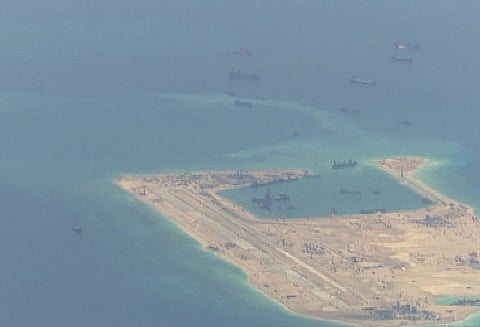 சர்ச்சைக்குரிய தென் சீனக்கடலில் சீனா ஆயுதங்கள் குவிப்பு