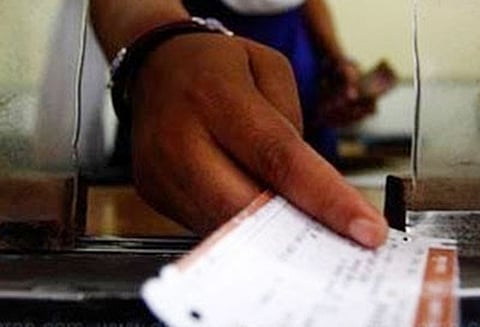 தமிழ்மொழி இடம் பெற்ற முன்பதிவில்லாத ரெயில் டிக்கெட்