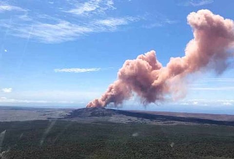 ஹவாய் தீவில் எரிமலை வெடித்தது ஆயிரக்கணக்கான மக்கள் வெளியேற்றம்