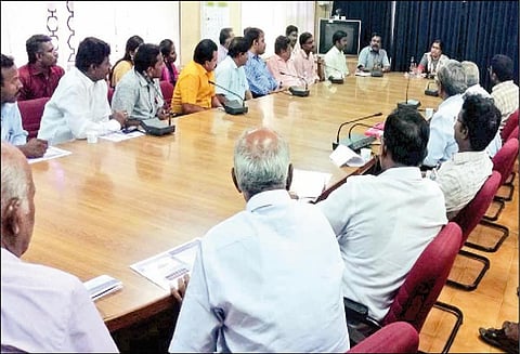 தனியார் ஆஸ்பத்திரிகளில் சிகிச்சை பெறும் காசநோயாளிகள் குறித்த விவரத்தை அரசுக்கு தெரிவிக்க வேண்டும், கலெக்டர் லதா பேச்சு