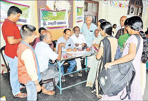 திருவனந்தபுரம், எர்ணாகுளத்தில் ‘நீட்’ தேர்வு எழுத சென்ற தமிழக மாணவர்கள் தங்குவதற்கு ஏற்பாடு