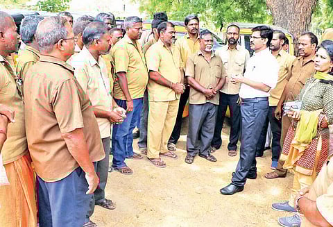 ஆட்டோ டிரைவர்களுக்கு விழிப்புணர்வு நிகழ்ச்சி