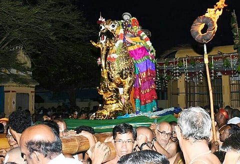 ஸ்ரீரங்கம் ரெங்கநாதர் கோவிலில் சித்திரை தேர்த்திருவிழா நம்பெருமாள் இன்று கருட வாகனத்தில் வீதி உலா