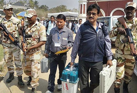 கர்நாடக சட்டமன்ற தேர்தல்: 1.50 லட்சம் வீரர்கள் பாதுகாப்பு பணியில் ஈடுபடுத்தப்படுவார்கள் என அதிகாரிகள் தகவல்