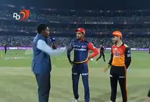 ஐபிஎல் கிரிக்கெட்: ஐதராபாத் அணிக்கு எதிரான ஆட்டத்தில் டாஸ் வென்ற டெல்லி அணி பேட்டிங் தேர்வு