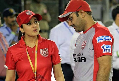 பஞ்சாப் அணி தொடர் தோல்வி ; ஆலோசகர் சேவாக்கிடம் கோபத்தை கொட்டிய நடிகை பிரித்தி ஜிந்தா?