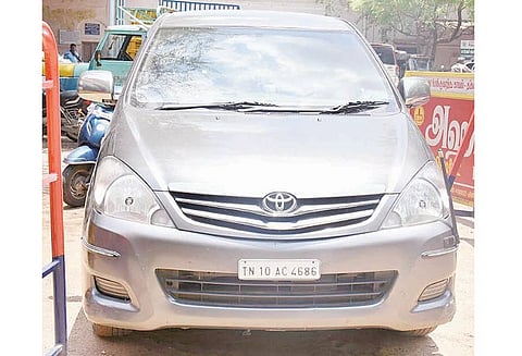 ரூ.15 லட்சம் கேட்டு லாரி அதிபர் கடத்தல் சொகுசு காருடன் 5 பேர் கும்பல் கைது