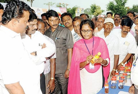 ஏரி பூங்காவில் உணவு பாதுகாப்பு மைய கண்காட்சி அமைச்சர் தொடங்கி வைத்தார்