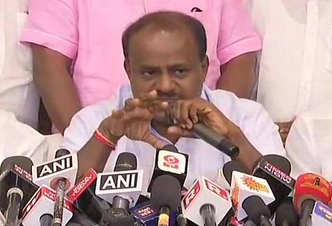 ஒரு எம்.எல்.ஏவை இழுக்க முயன்றால் 2 எம்.எல்.ஏக்களை இழுப்போம் பா.ஜ.கவுக்கு குமாரசாமி எச்சரிக்கை