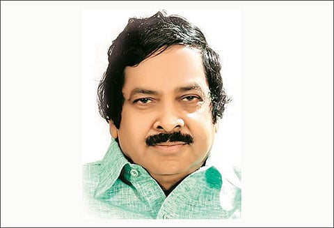 பல இடங்களுக்கு கூடுதல் ரெயில்கள் இல்லாதபோது புல்லட் ரெயில் திட்டம் தேவையா?