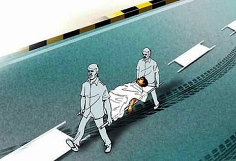 மோட்டார் சைக்கிள் மோதல்: மேம்பாலத்தில் இருந்து தூக்கி வீசப்பட்ட வாலிபர் பலி