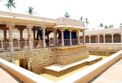 ஸ்ரீரங்கம் ரெங்கநாதர் கோவிலில் நம்பெருமாள் வசந்த உற்சவம் இன்று தொடங்குகிறது