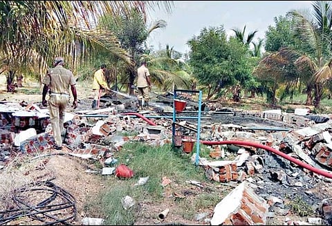 வேடசந்தூர் அருகே பட்டாசு ஆலையில் வெடி விபத்து: உடல் கருகி பெண் சாவு