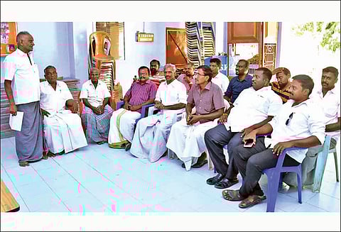 ஸ்ரீவைகுண்டத்தில் நாளை கடையடைப்பு வியாபாரிகள் சங்க ஆலோசனை கூட்டத்தில் முடிவு