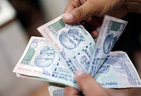 அமெரிக்க டாலருக்கு எதிரான இந்திய ரூபாயின் மதிப்பு 15 காசுகள் உயர்வு