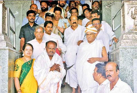 பெங்களூருவில் கோலாகல விழா: கர்நாடக முதல்-மந்திரியாக குமாரசாமி இன்று பதவி ஏற்கிறார்