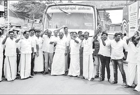 தி.மு.க.வினர் சாலை மறியல் எம்.எல்.ஏ. உள்பட 314 பேர் கைது