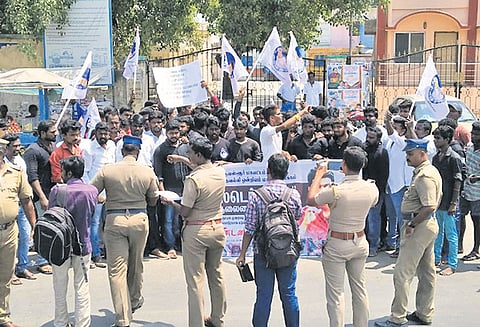 ஸ்டெர்லைட் ஆலையை நிரந்தரமாக மூடக்கோரி ஆர்ப்பாட்டம்