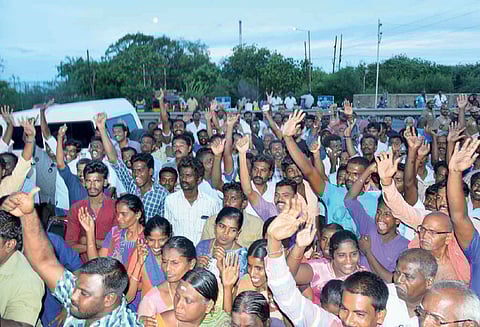 மக்களின் போராட்டத்துக்கு கிடைத்த வெற்றி தூத்துக்குடி மக்கள் மகிழ்ச்சி