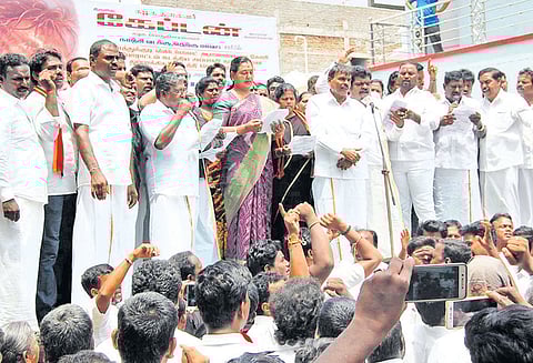 காஞ்சீபுரத்தில் தே.மு.தி.க.வினர் கண்டன ஆர்ப்பாட்டம்