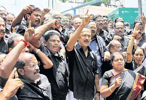 ‘நீதிமன்றத்தில் வழக்கு தொடர்ந்து உண்மை குற்றவாளிகளை அடையாளம் காட்டுவோம்’