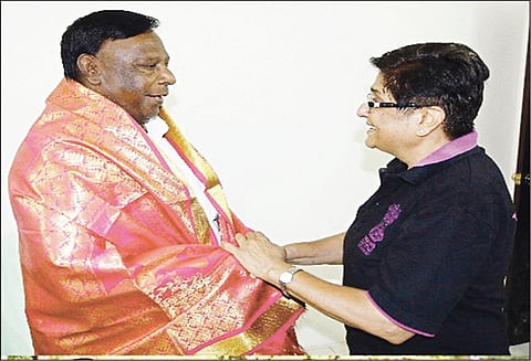 நாராயணசாமிக்கு கிரண்பெடி பிறந்தநாள் வாழ்த்து