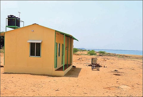 மாவட்டத்தில் முதன்முறையாக மண்டபம் கடற்கரையில் புதிதாக சோதனைச்சாவடி