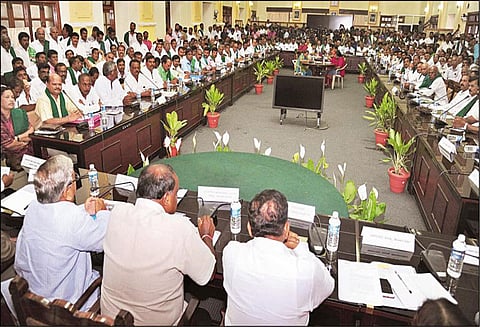 சிறு விவசாயிகளின் பயிர்க்கடன் முழுமையாக ரத்து செய்யப்படும் - குமாரசாமி அறிவிப்பு