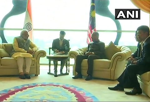 மலேசிய பிரதமர் மகாதிர் பின் முகம்மதுவுடன் பிரதமர் மோடி சந்திப்பு