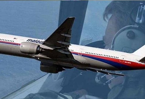 239 பயணிகளுடன் மாயமான எம்எச் 370 மலேசிய விமானத்தின் விமானி பேசிய கடைசி உரையாடல்
