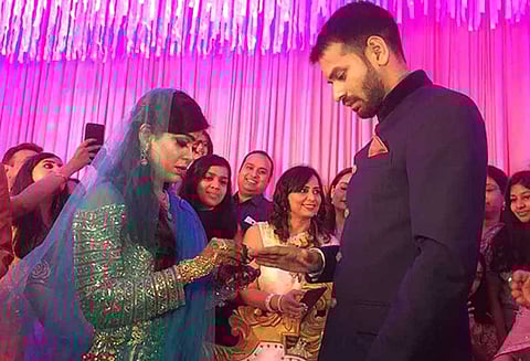 திருமணம் முடிந்த ஆறே மாதத்தில் விவாகரத்து கோரி பாட்னா நீதிமன்றத்தில் லாலு மகன் மனு