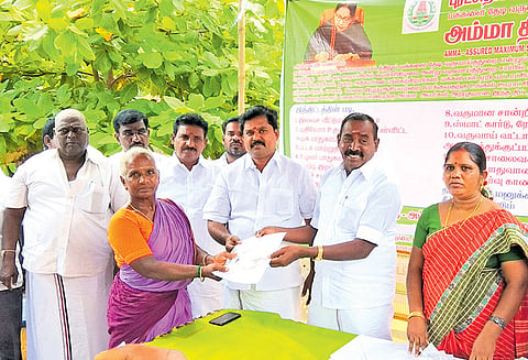 பொடவூர், வண்ணான்குப்பம் ஊராட்சிகளில் அம்மா திட்ட முகாம்